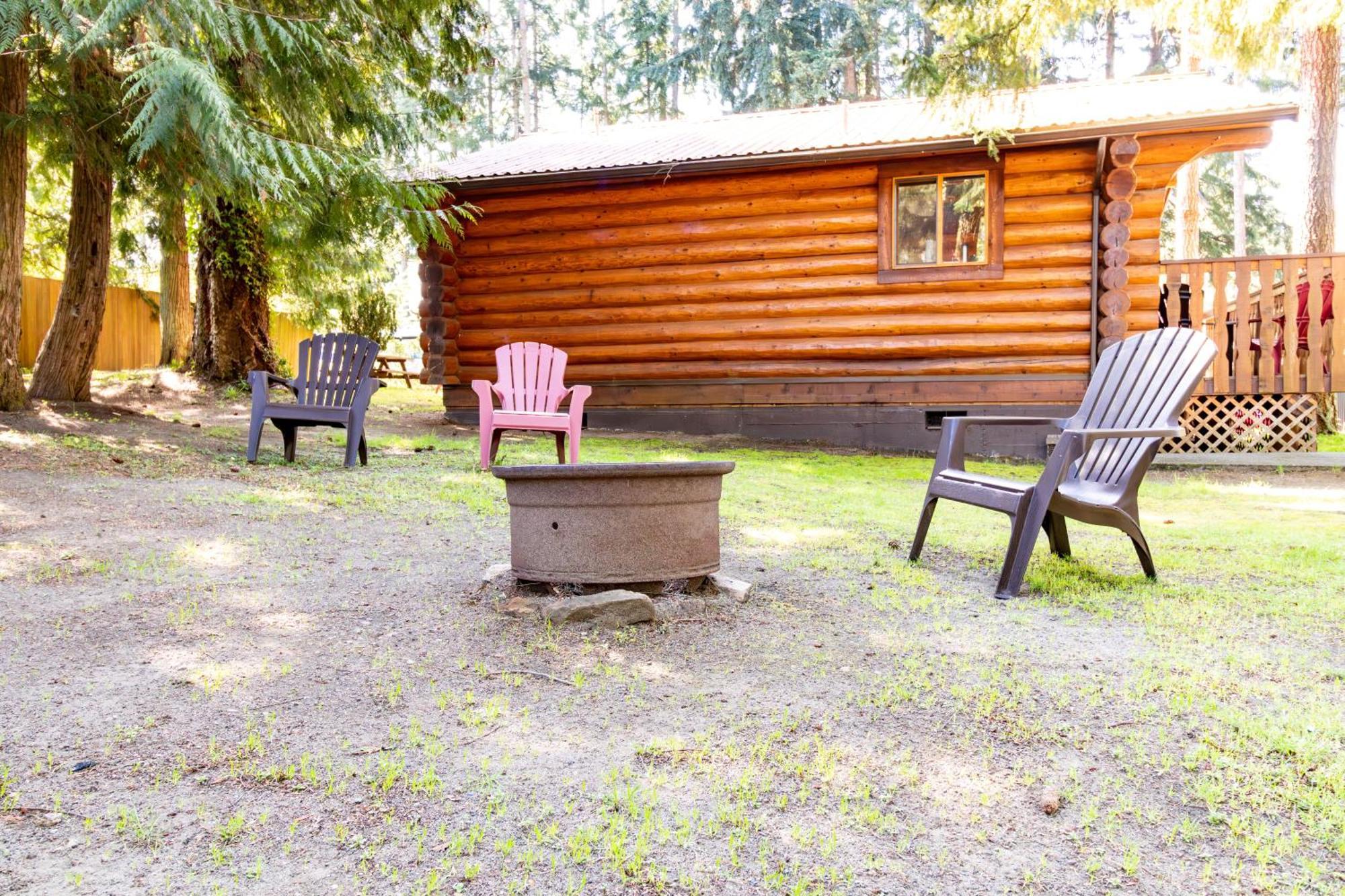 Riverbend Cottage & Rv Resort Parksville Exterior photo