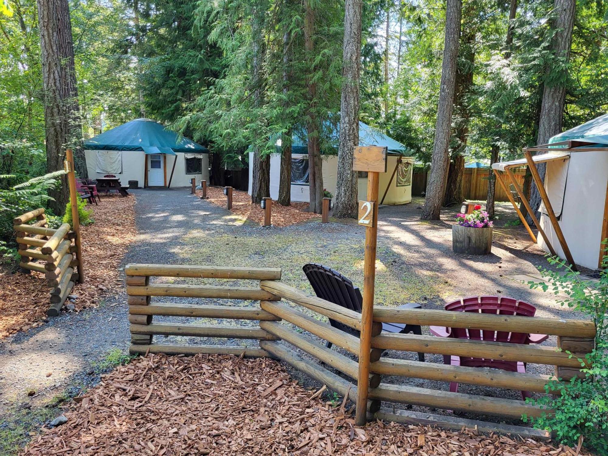 Riverbend Cottage & Rv Resort Parksville Exterior photo