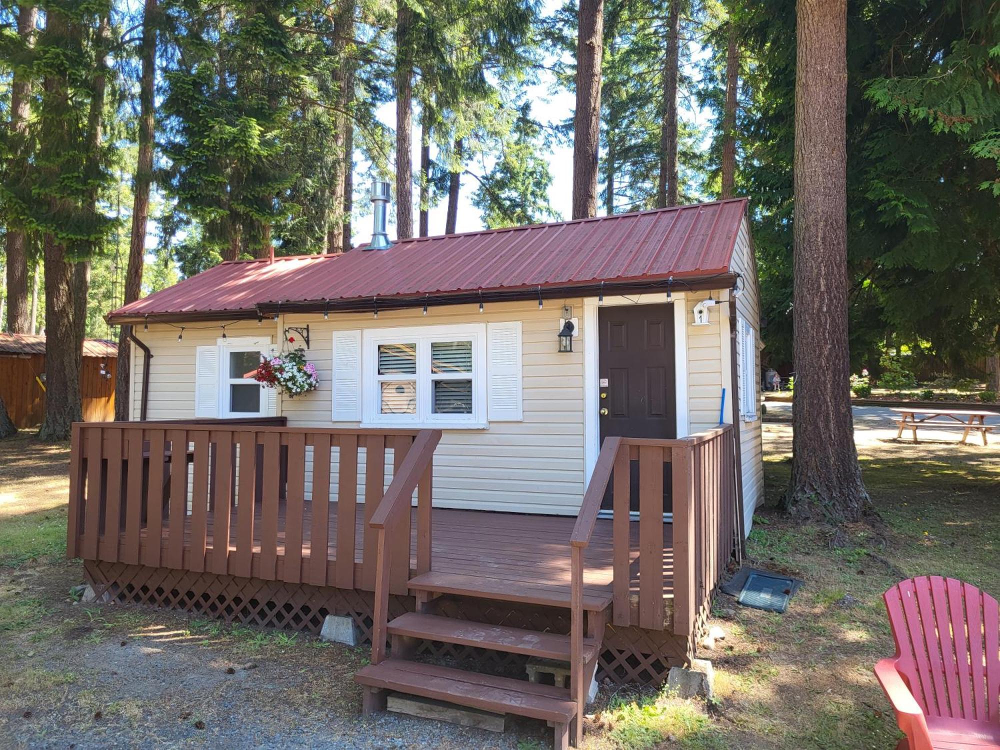 Riverbend Cottage & Rv Resort Parksville Exterior photo