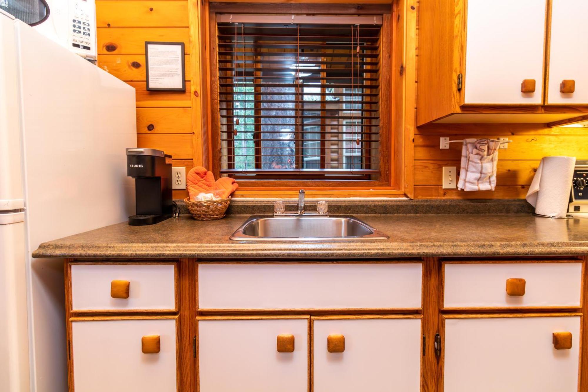 Riverbend Cottage & Rv Resort Parksville Exterior photo