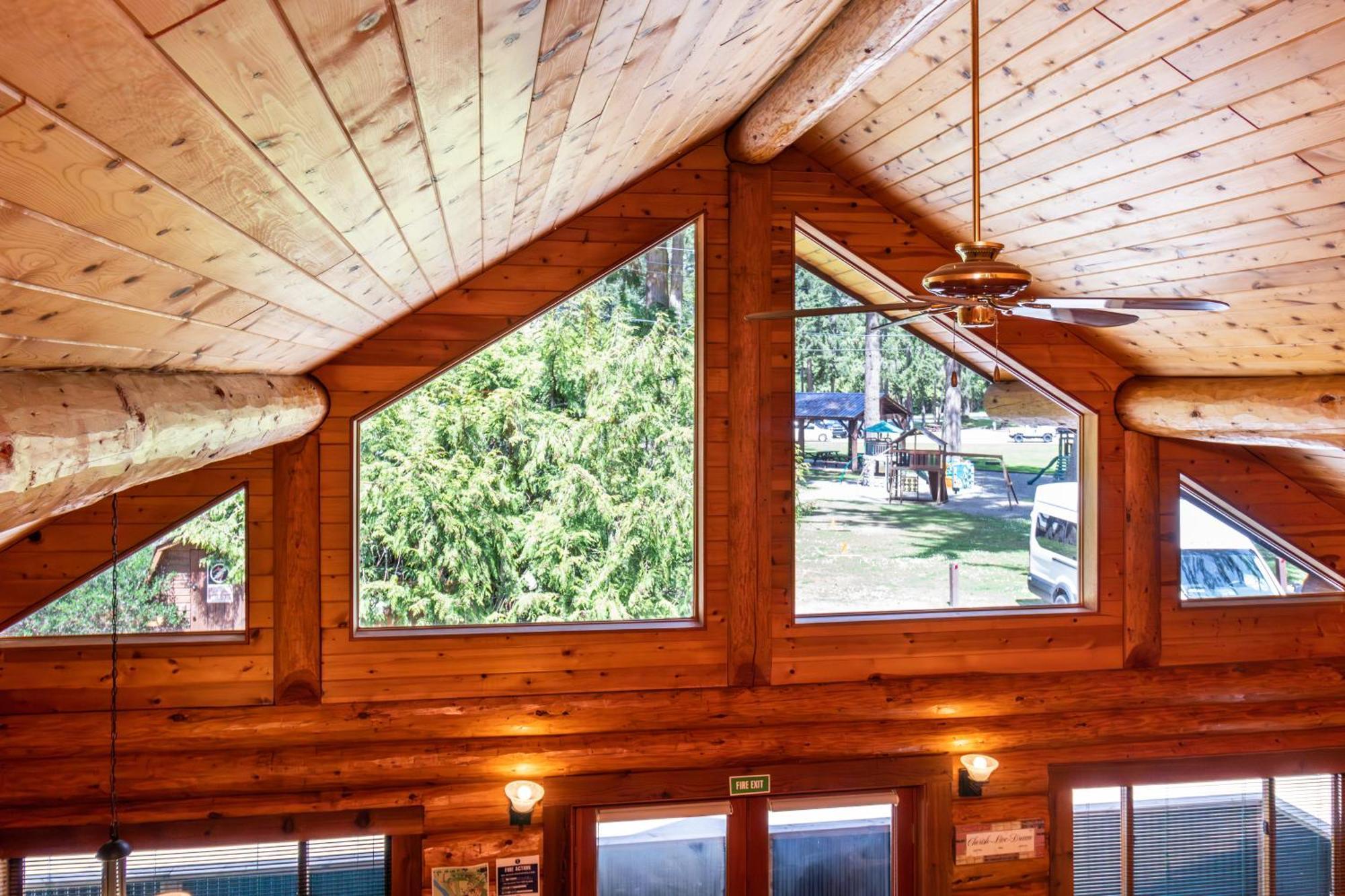 Riverbend Cottage & Rv Resort Parksville Exterior photo