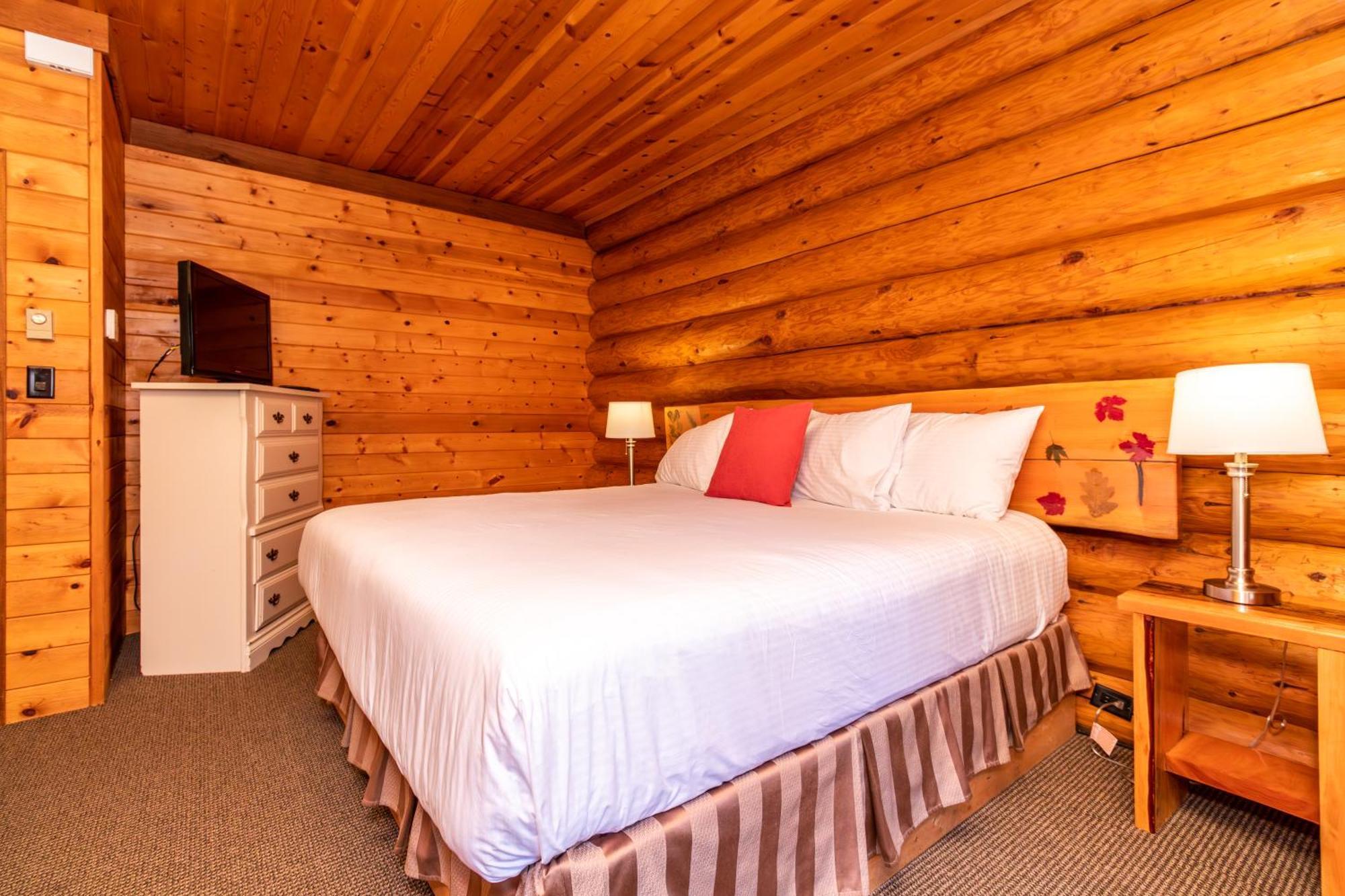Riverbend Cottage & Rv Resort Parksville Exterior photo