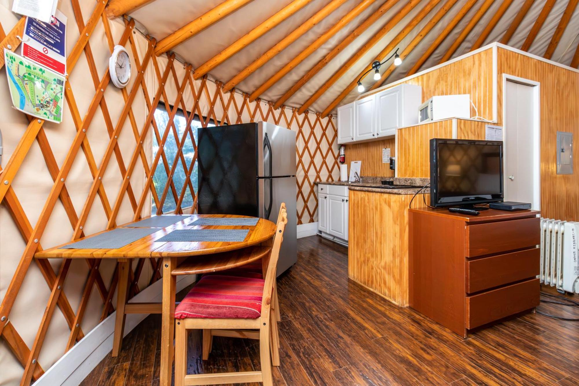 Riverbend Cottage & Rv Resort Parksville Exterior photo