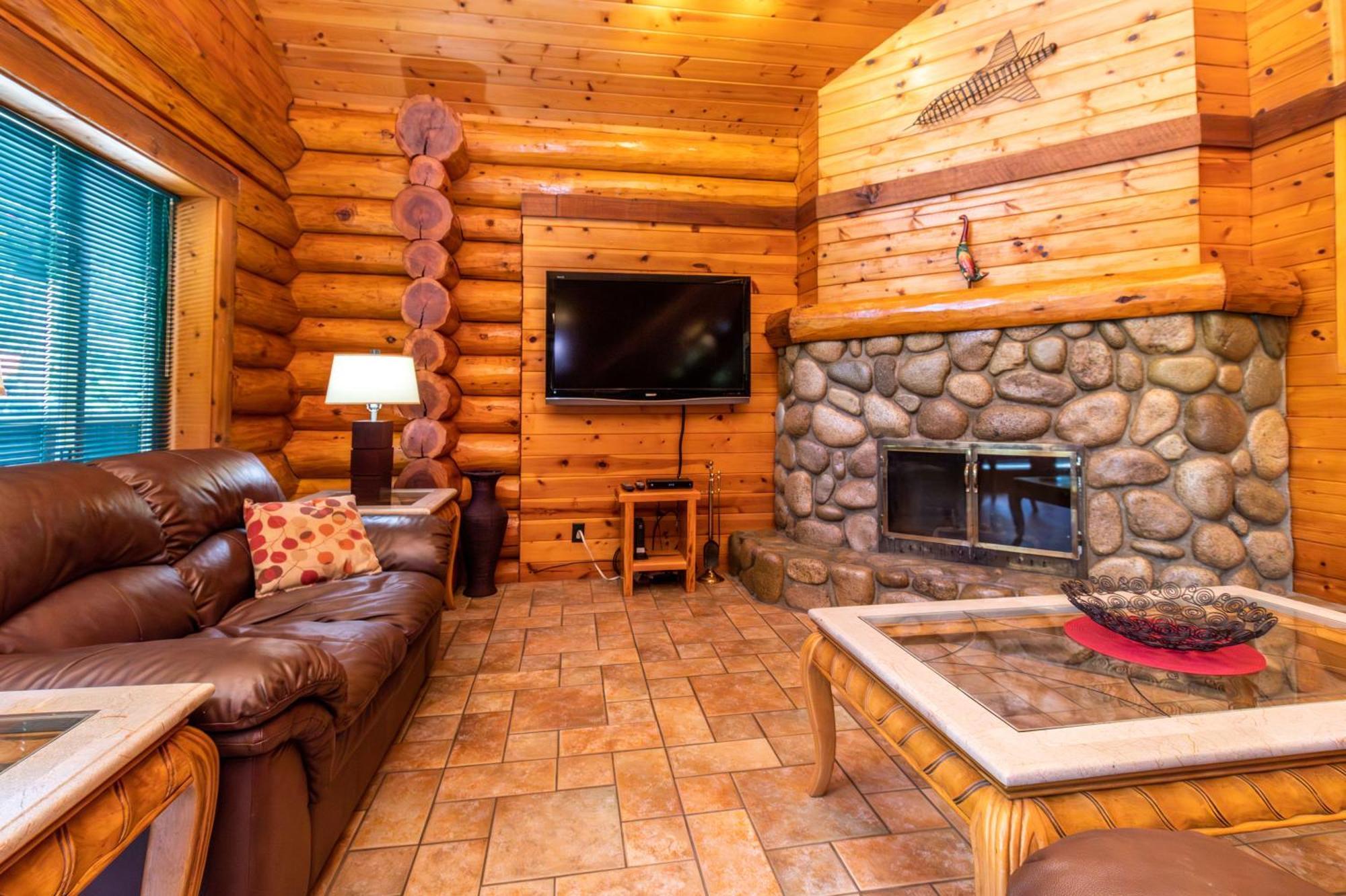 Riverbend Cottage & Rv Resort Parksville Exterior photo