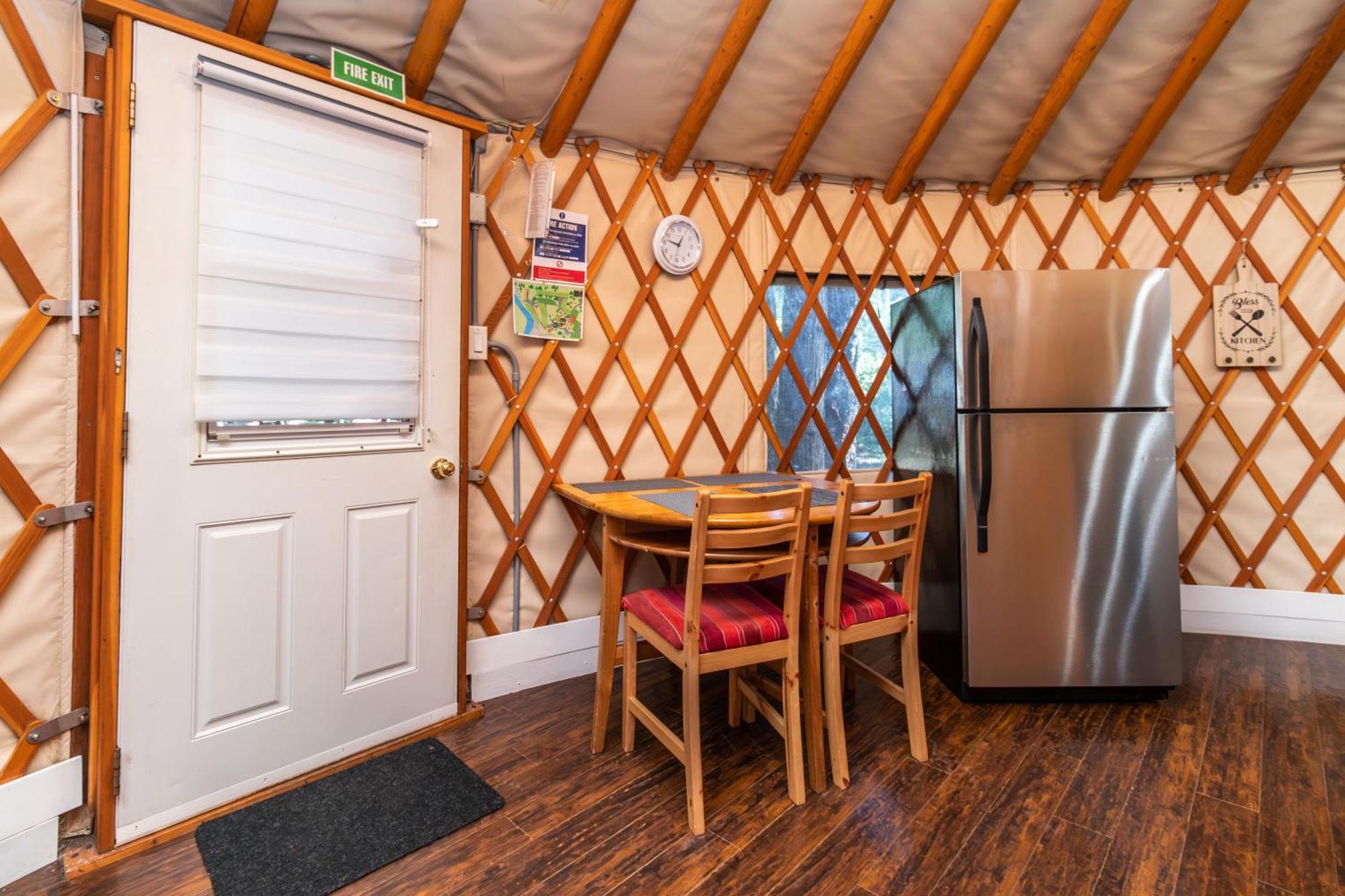 Riverbend Cottage & Rv Resort Parksville Exterior photo