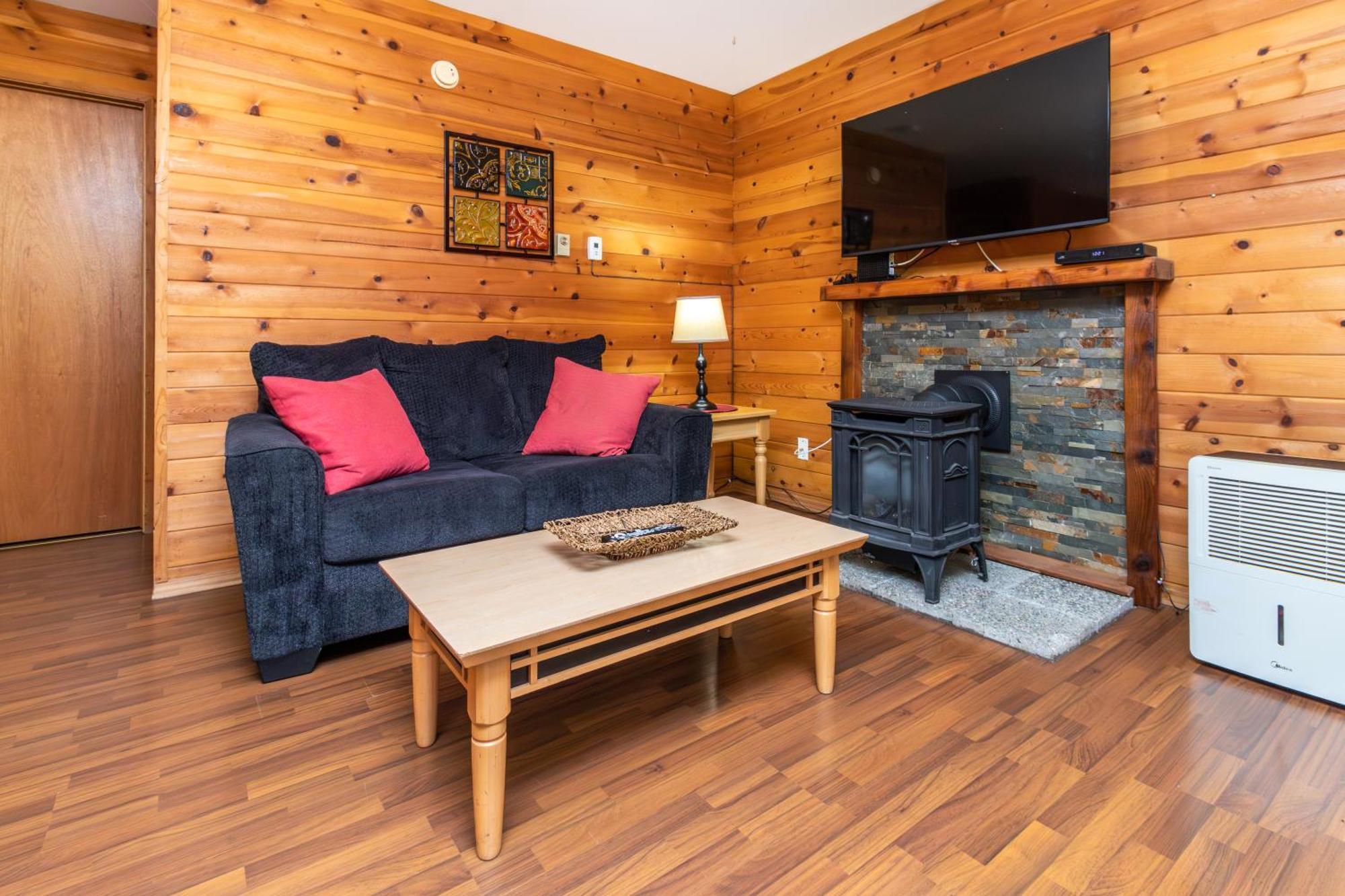Riverbend Cottage & Rv Resort Parksville Exterior photo