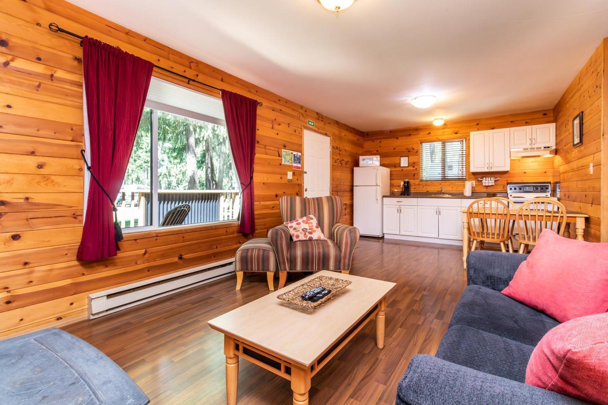 Riverbend Cottage & Rv Resort Parksville Exterior photo