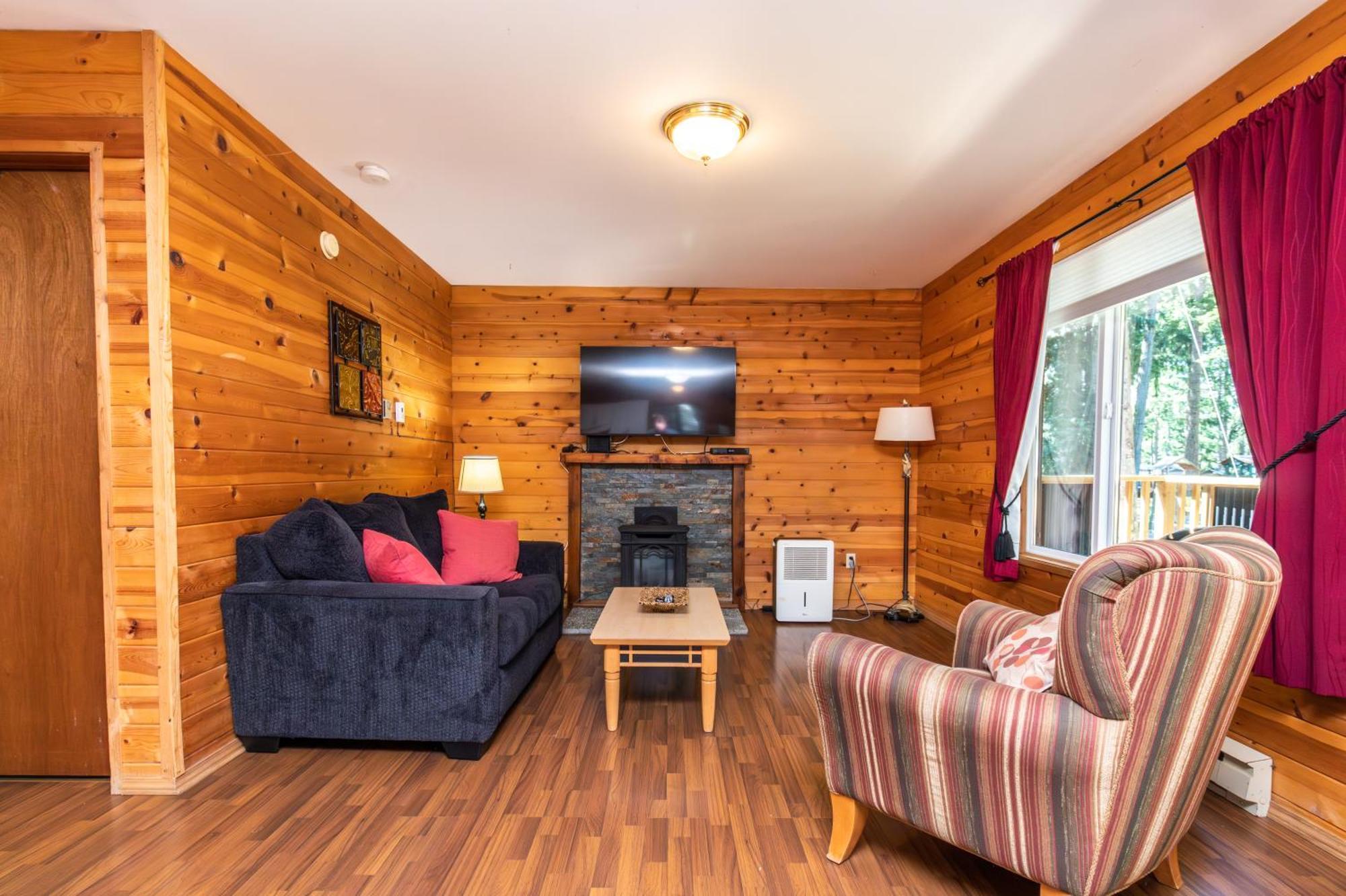 Riverbend Cottage & Rv Resort Parksville Exterior photo