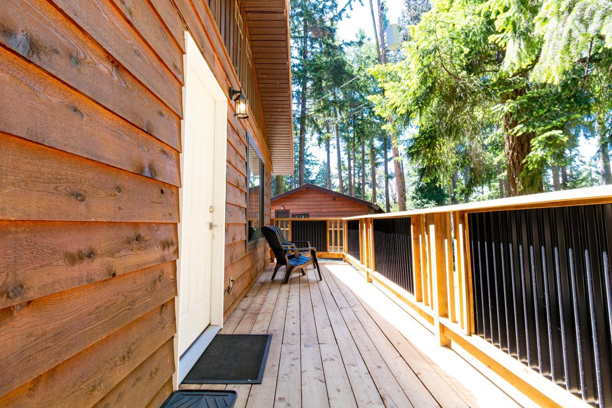 Riverbend Cottage & Rv Resort Parksville Exterior photo