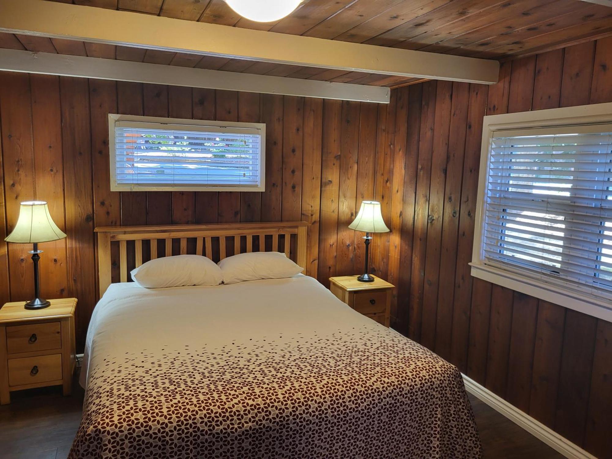 Riverbend Cottage & Rv Resort Parksville Exterior photo