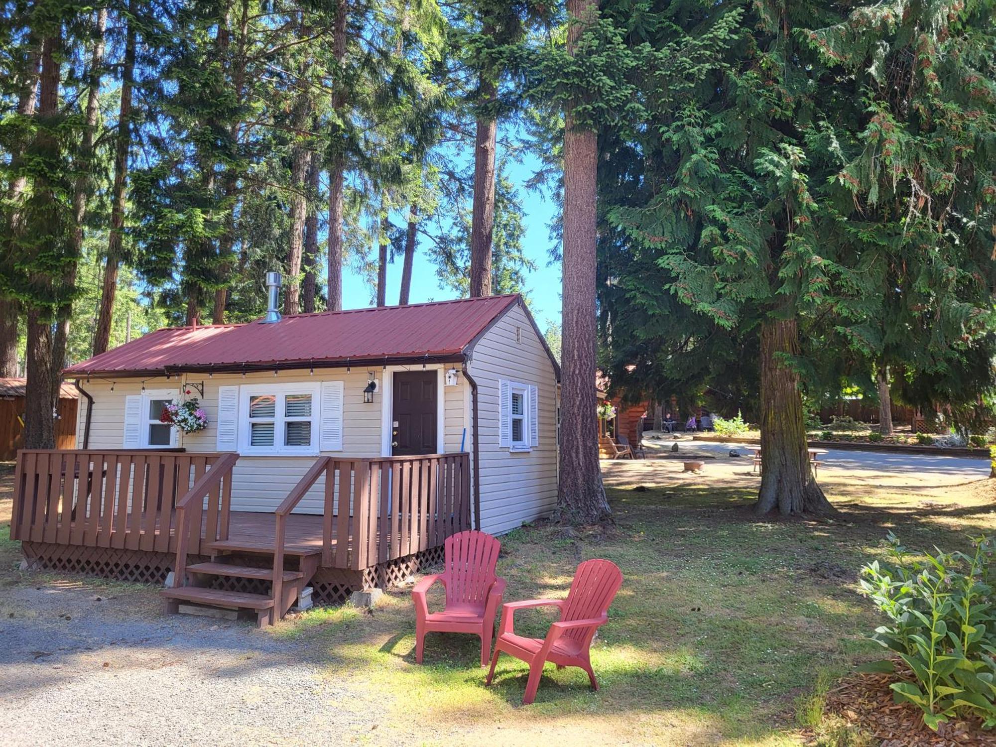 Riverbend Cottage & Rv Resort Parksville Exterior photo